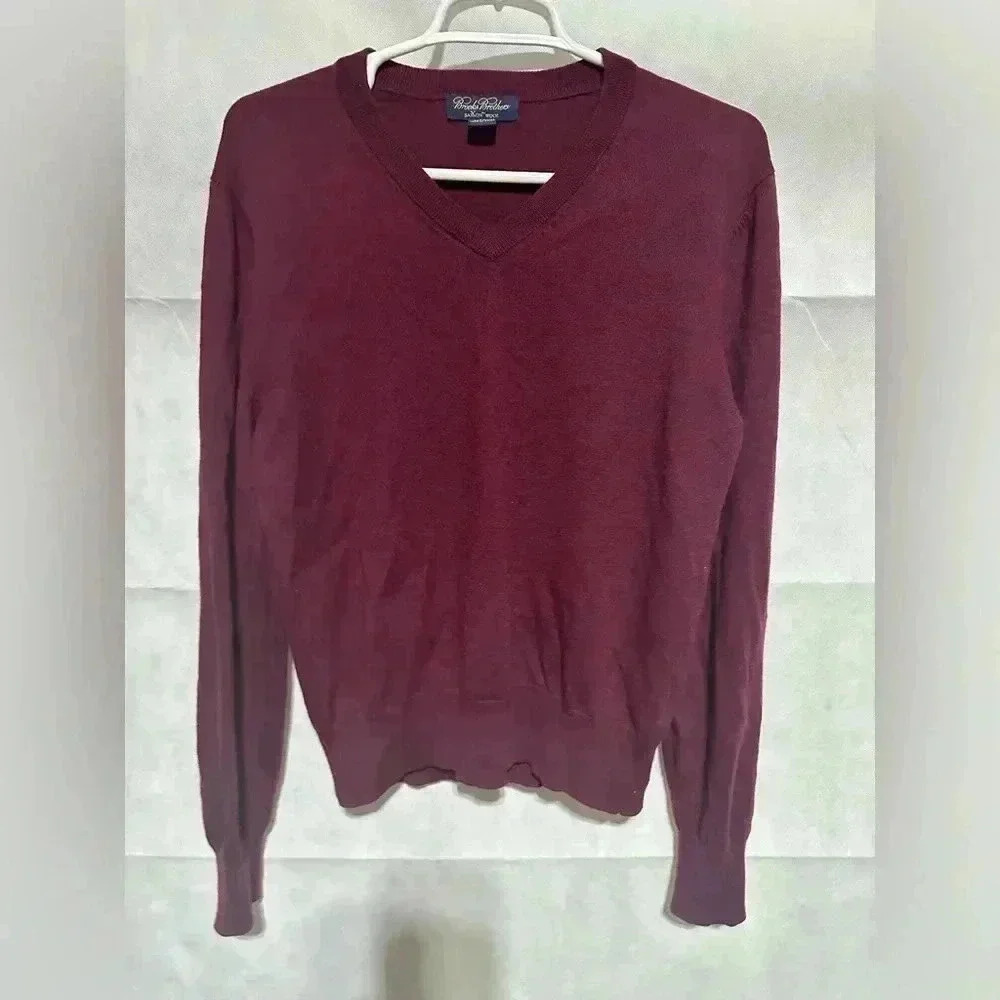 Brooks Brothers Saxxon Wool Sweater Size Medium V-Neck Burgundy Preppy Academia